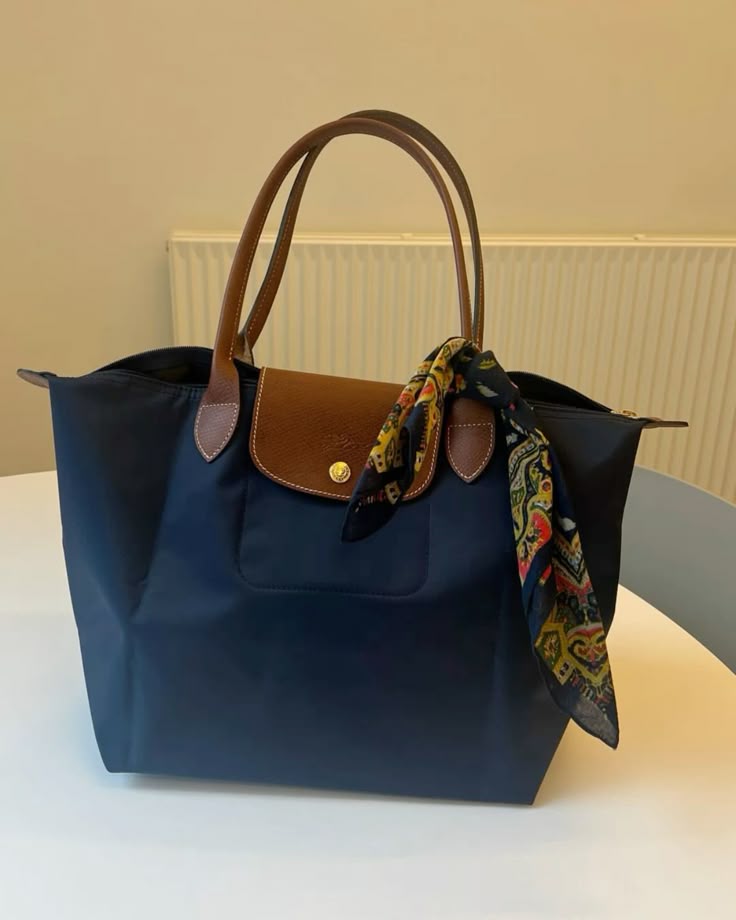 Laptop Tote Bag for University Students Pakistan — UTHAAN